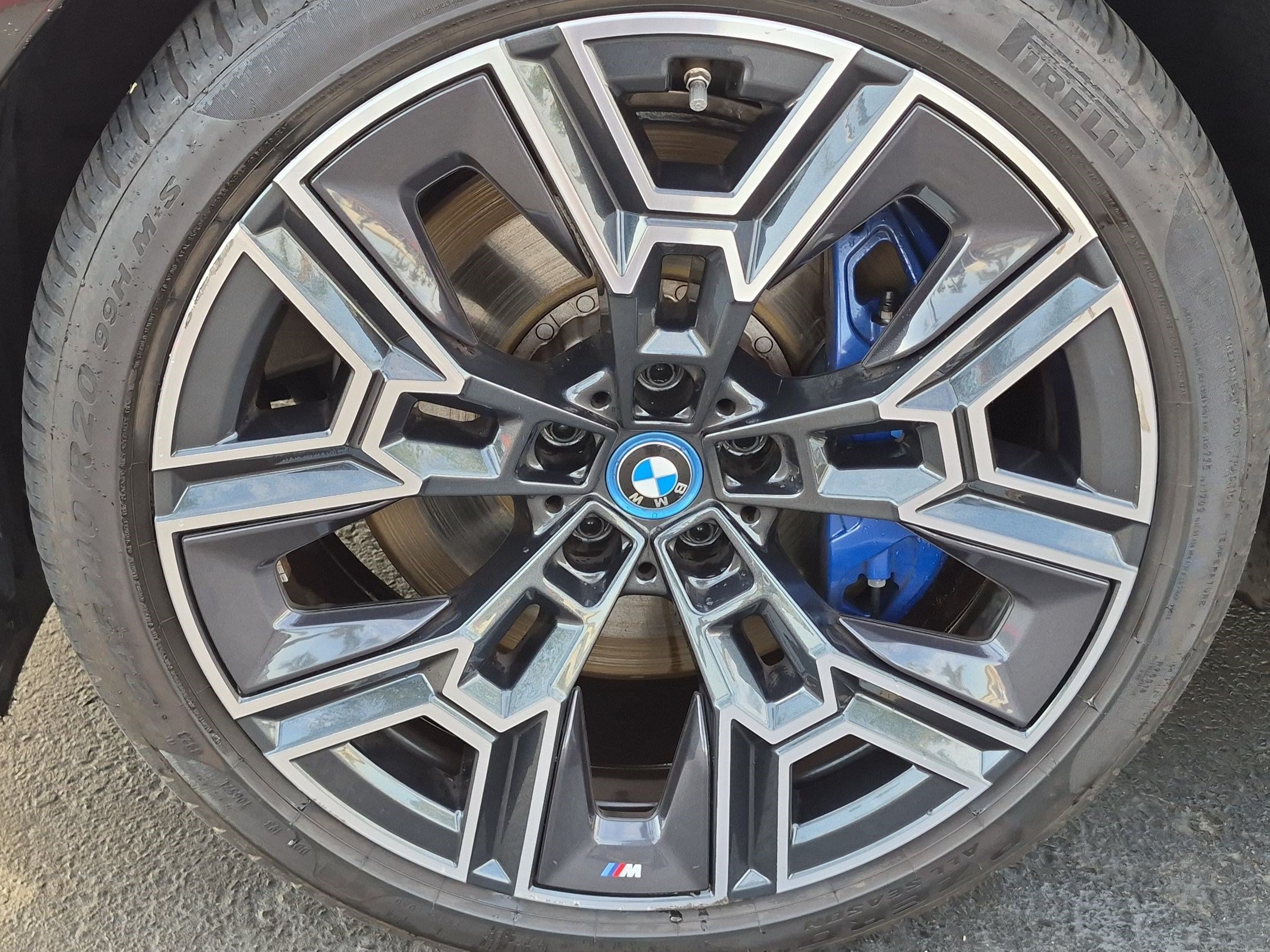 Used 2024 BMW i5 eDrive40i w/ Executive Package RWD image 13