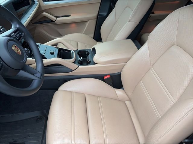 Used 2024 Porsche Cayenne AWD/4WD image 11