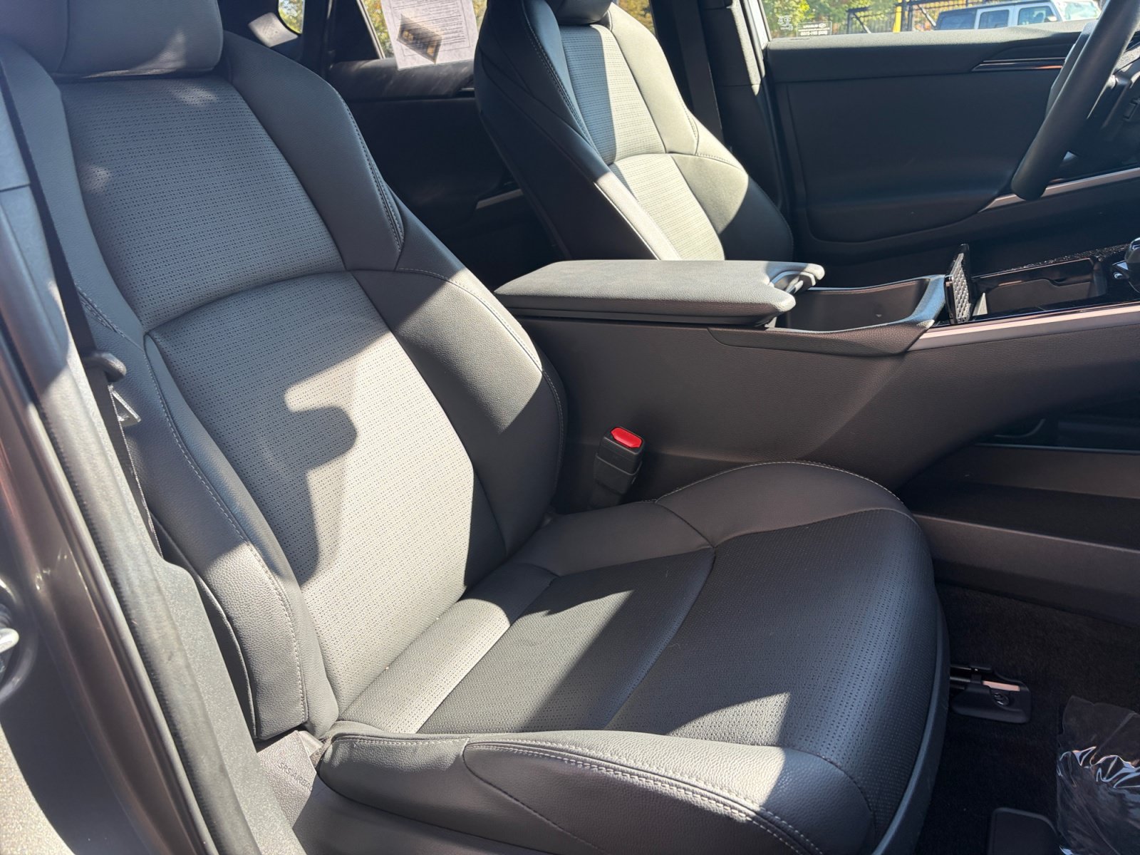 Certified 2025 Subaru Solterra AWD/4WD image 28