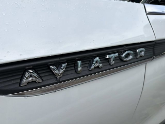 Used 2020 Lincoln Aviator Reserve w/ Equipment Group 201A image 8