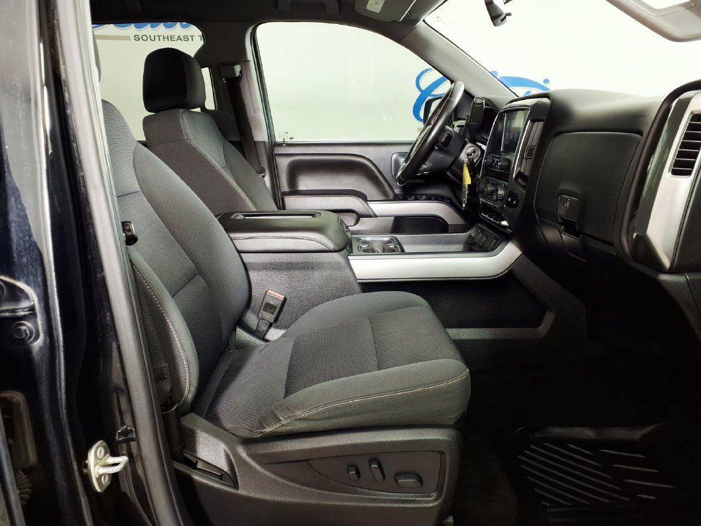 Used 2018 Chevrolet Silverado 1500 LT w/ Texas Edition AWD/4WD image 12