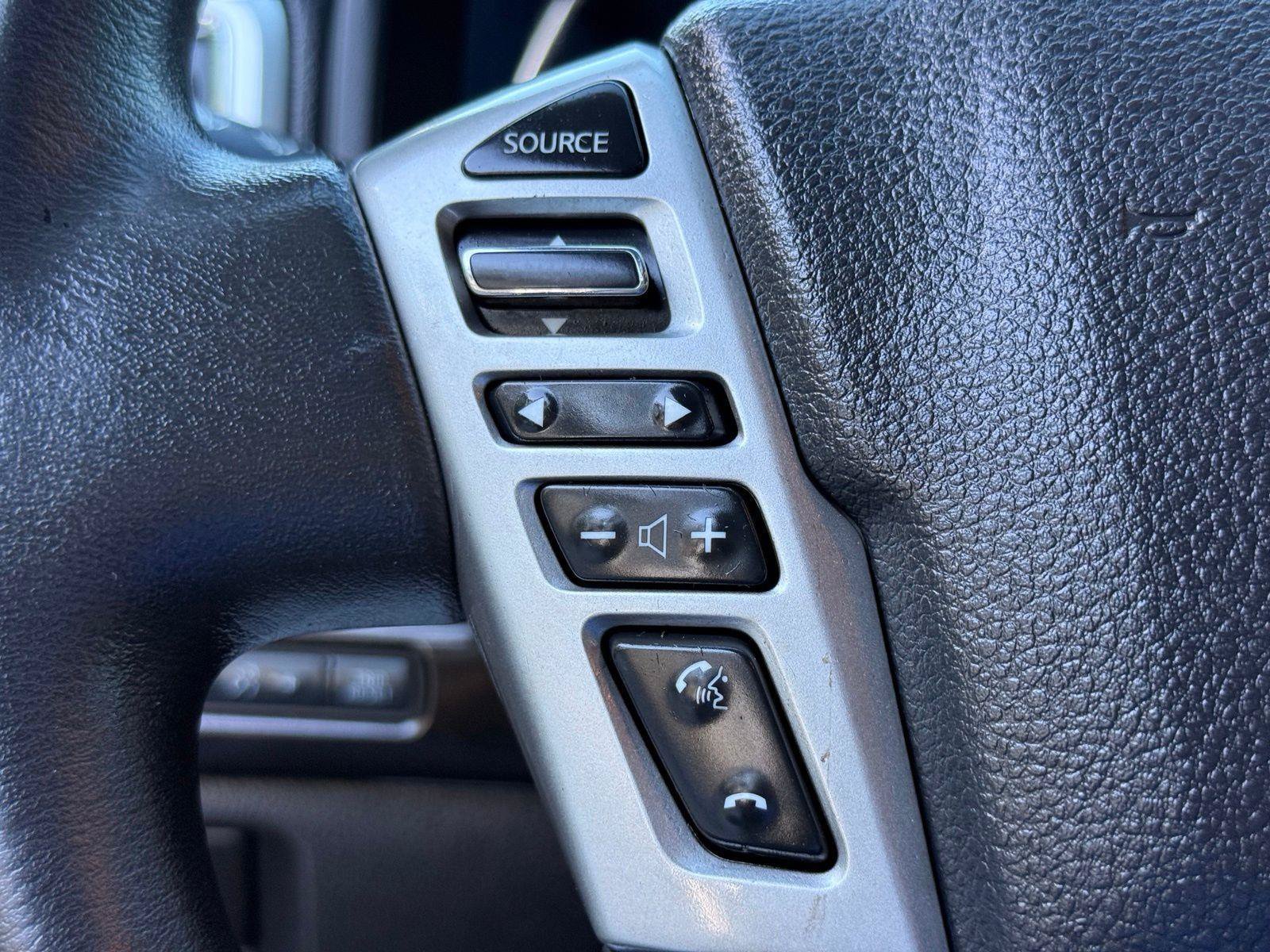 Used 2017 Nissan Titan SV RWD image 22