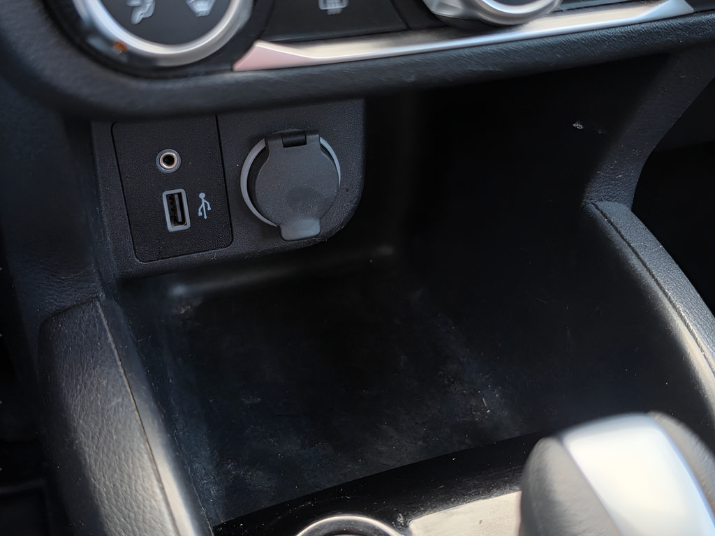 Used 2021 Nissan Kicks S FWD image 16