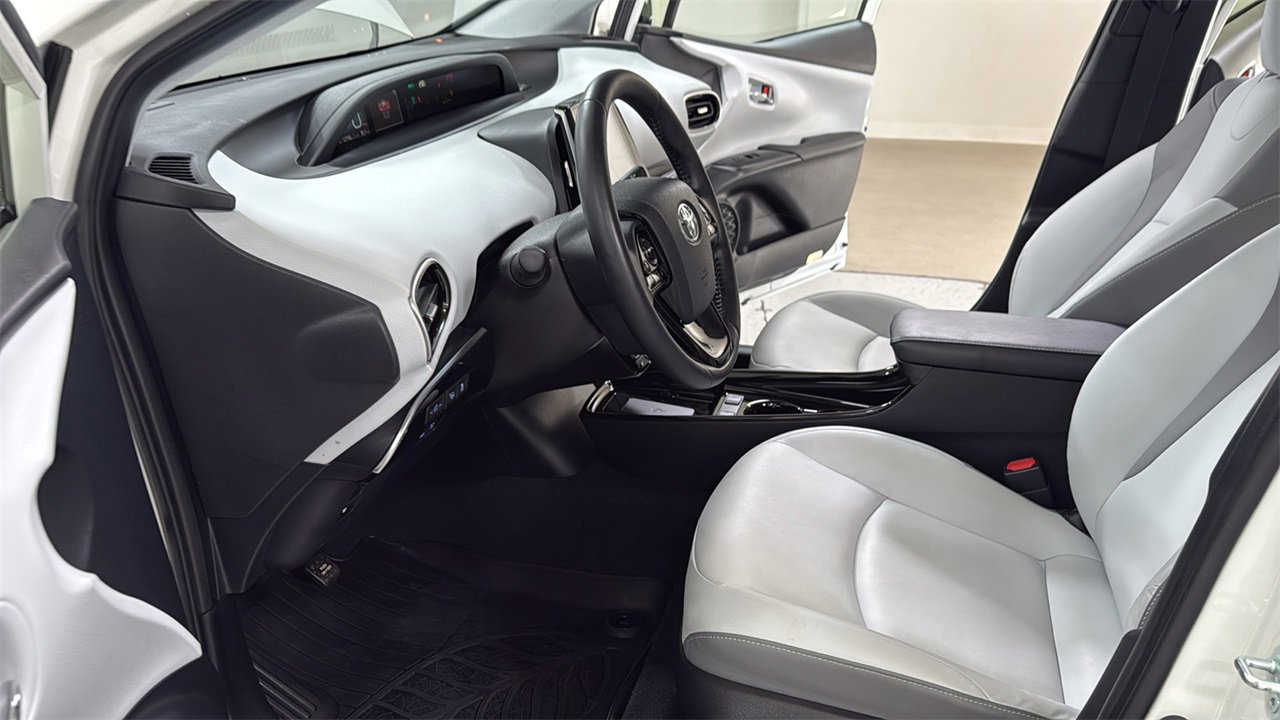 Used 2020 Toyota Prius Prime Limited image 12