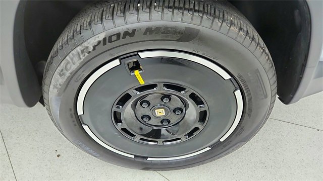 Used 2025 Rivian R1S Adventure image 60