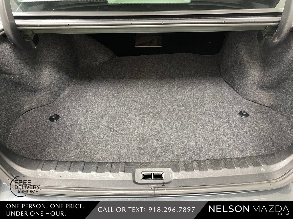 Used 2011 Buick Lucerne CXL image 37