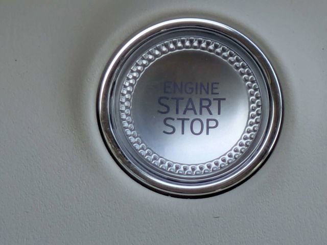 Used 2025 Genesis GV70 3.5T Sport w/ Sport Prestige Package AWD/4WD image 17