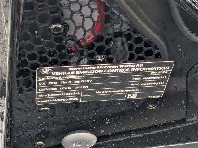 Used 2025 BMW i5 eDrive40i w/ M Sport Package image 17