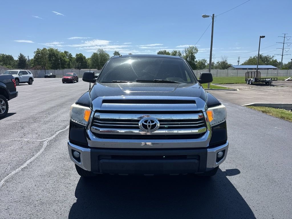 Used 2017 Toyota Tundra SR5 w/ SR5 Upgrade Package AWD/4WD image 2