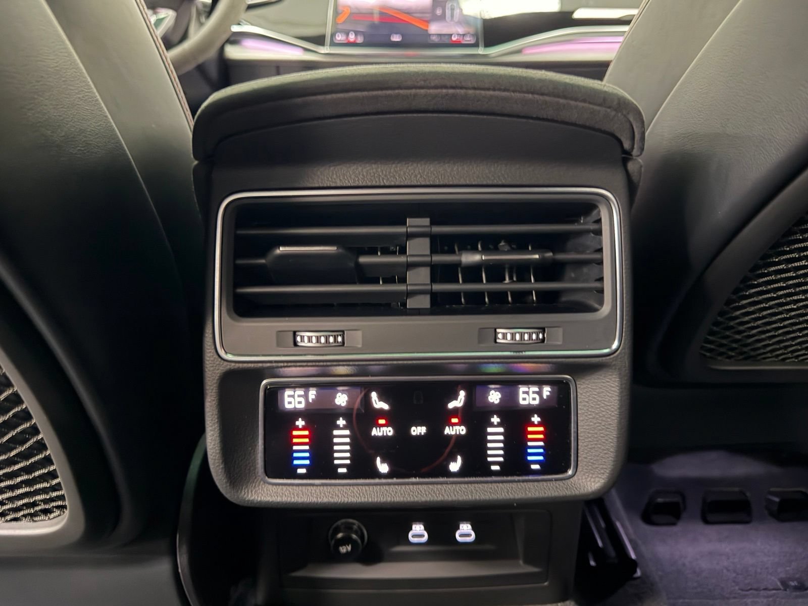 Used 2023 Audi RS Q8 w/ Black Optic Package AWD/4WD image 38