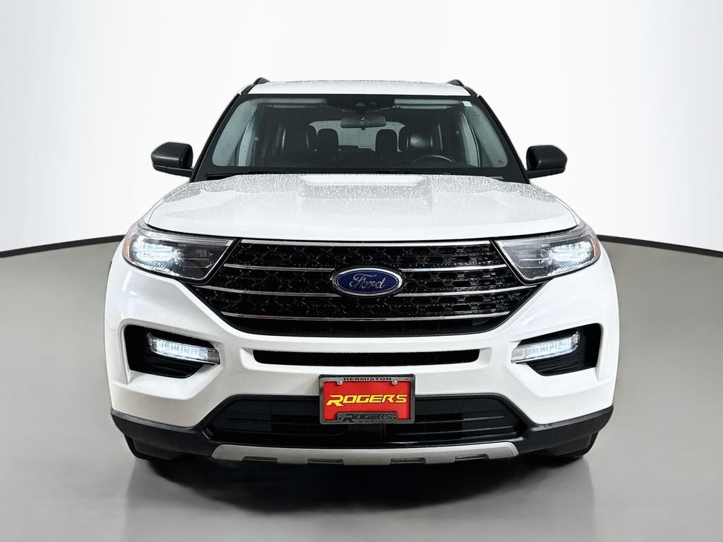 Used 2021 Ford Explorer XLT w/ Equipment Group 202A AWD/4WD image 2