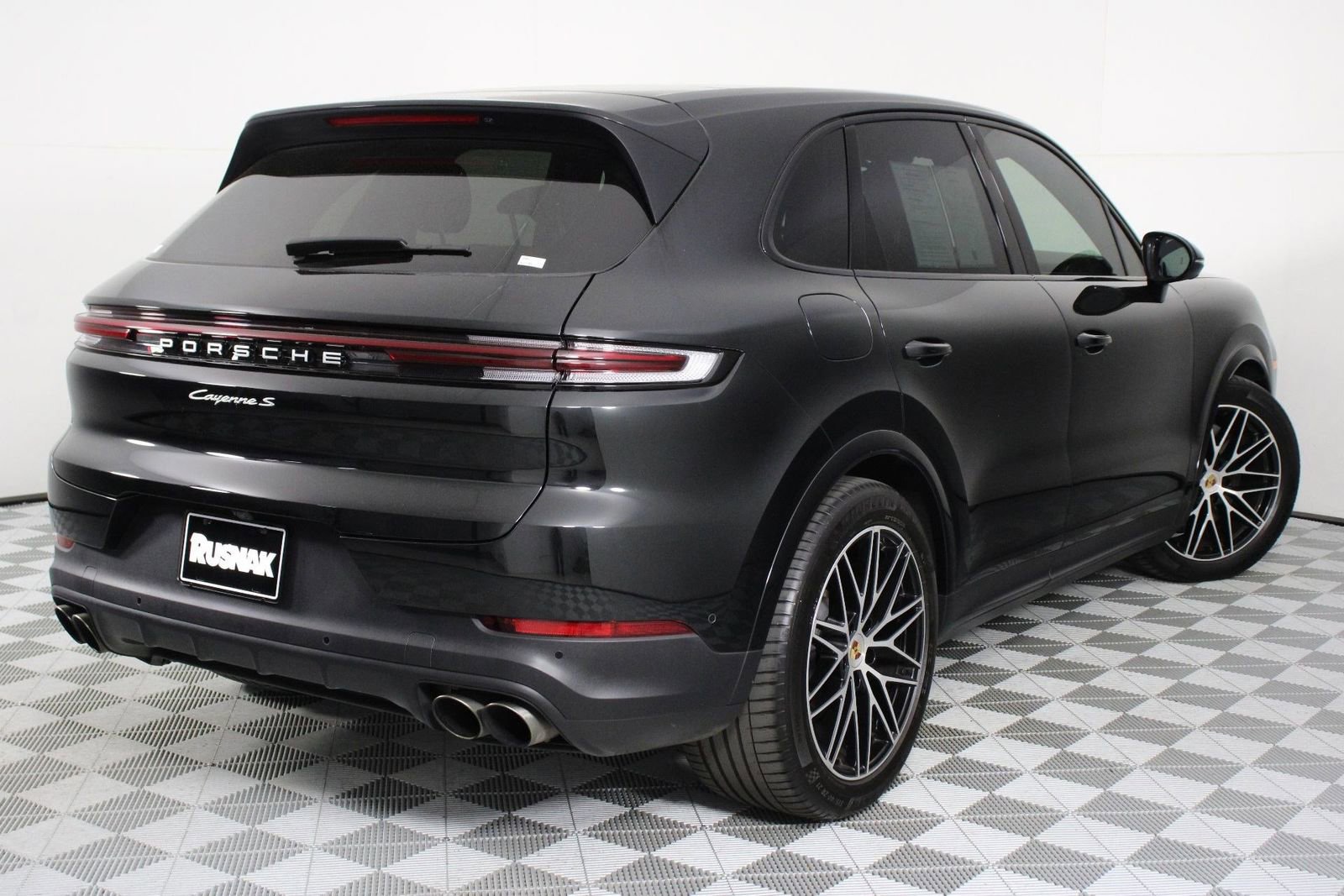 Certified 2025 Porsche Cayenne S AWD/4WD image 7