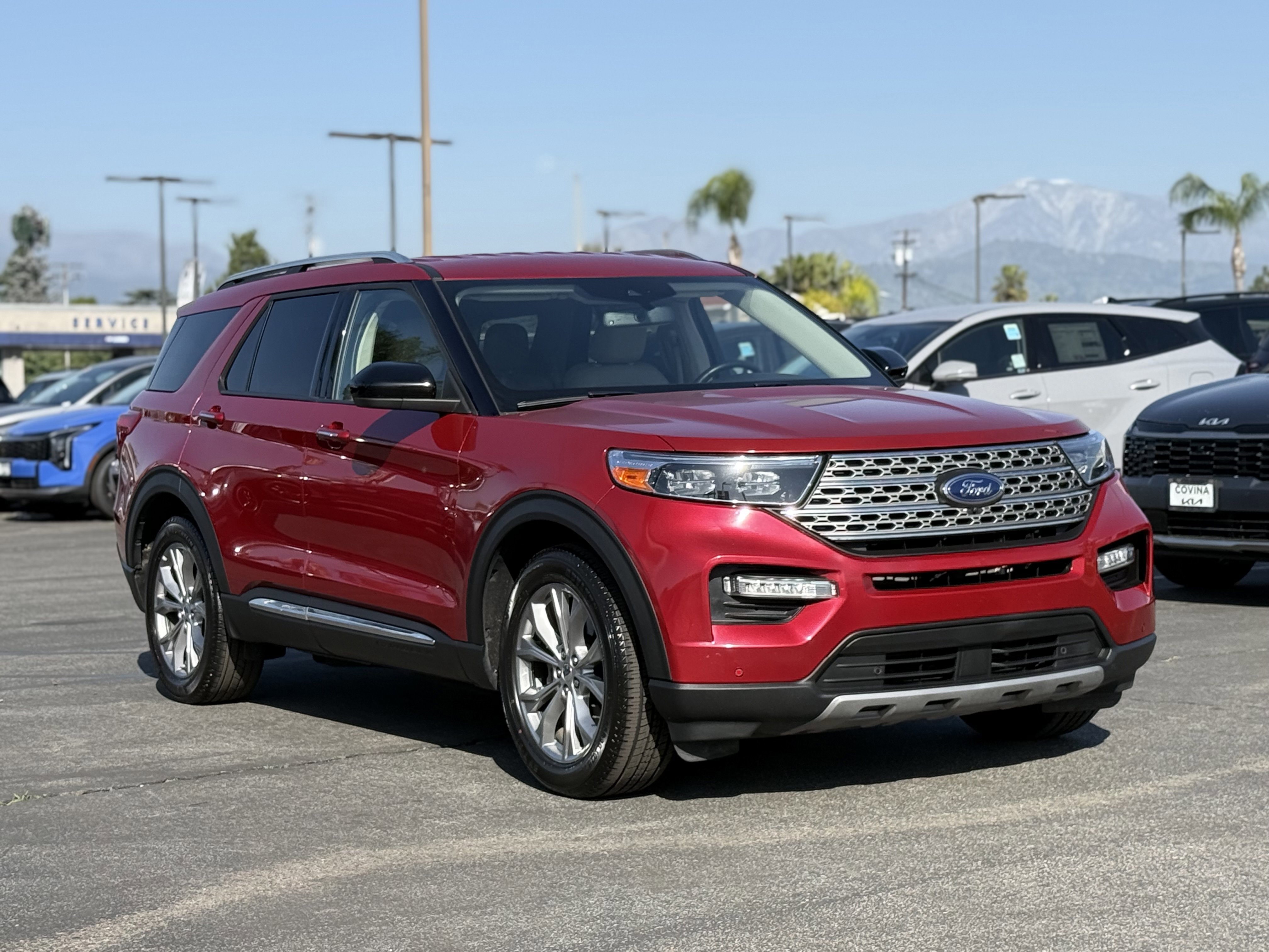 Used 2024 Ford Explorer Limited RWD image 2