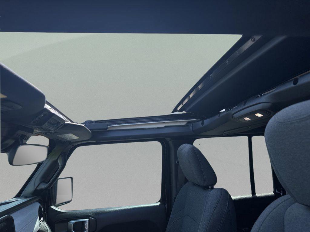 Used 2024 Jeep Wrangler Willys image 18