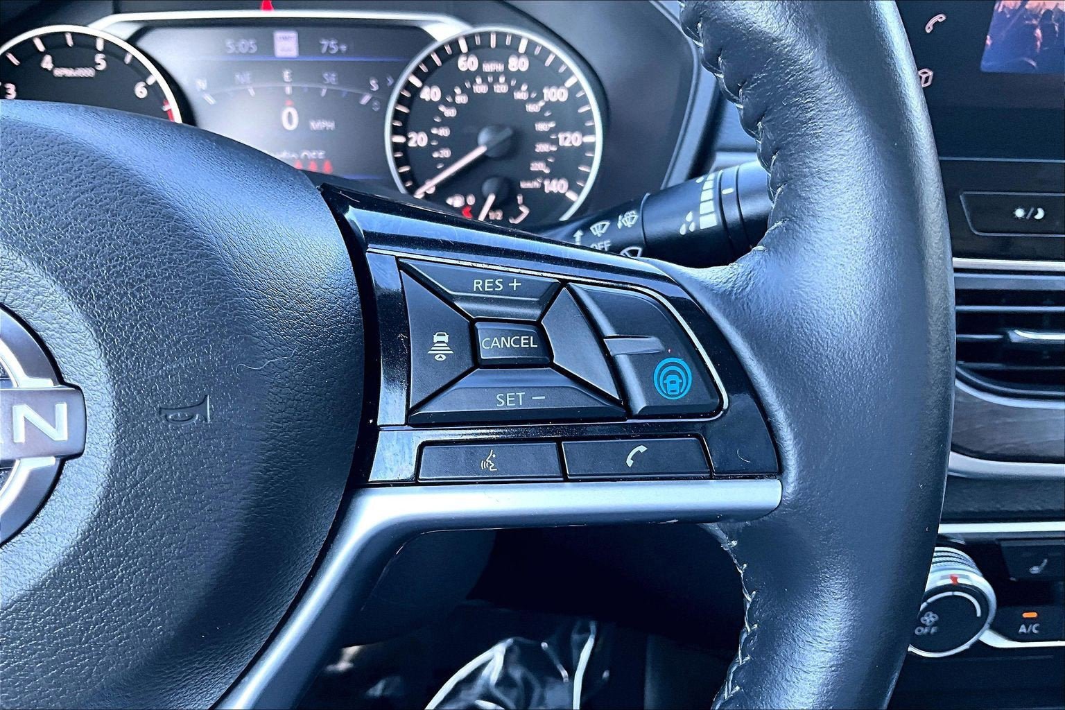 Used 2023 Nissan Altima 2.5 SV w/ SV Premium Package AWD/4WD image 18
