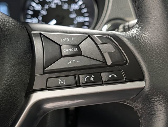 Used 2017 Nissan Rogue SL w/ SL Premium Package image 22