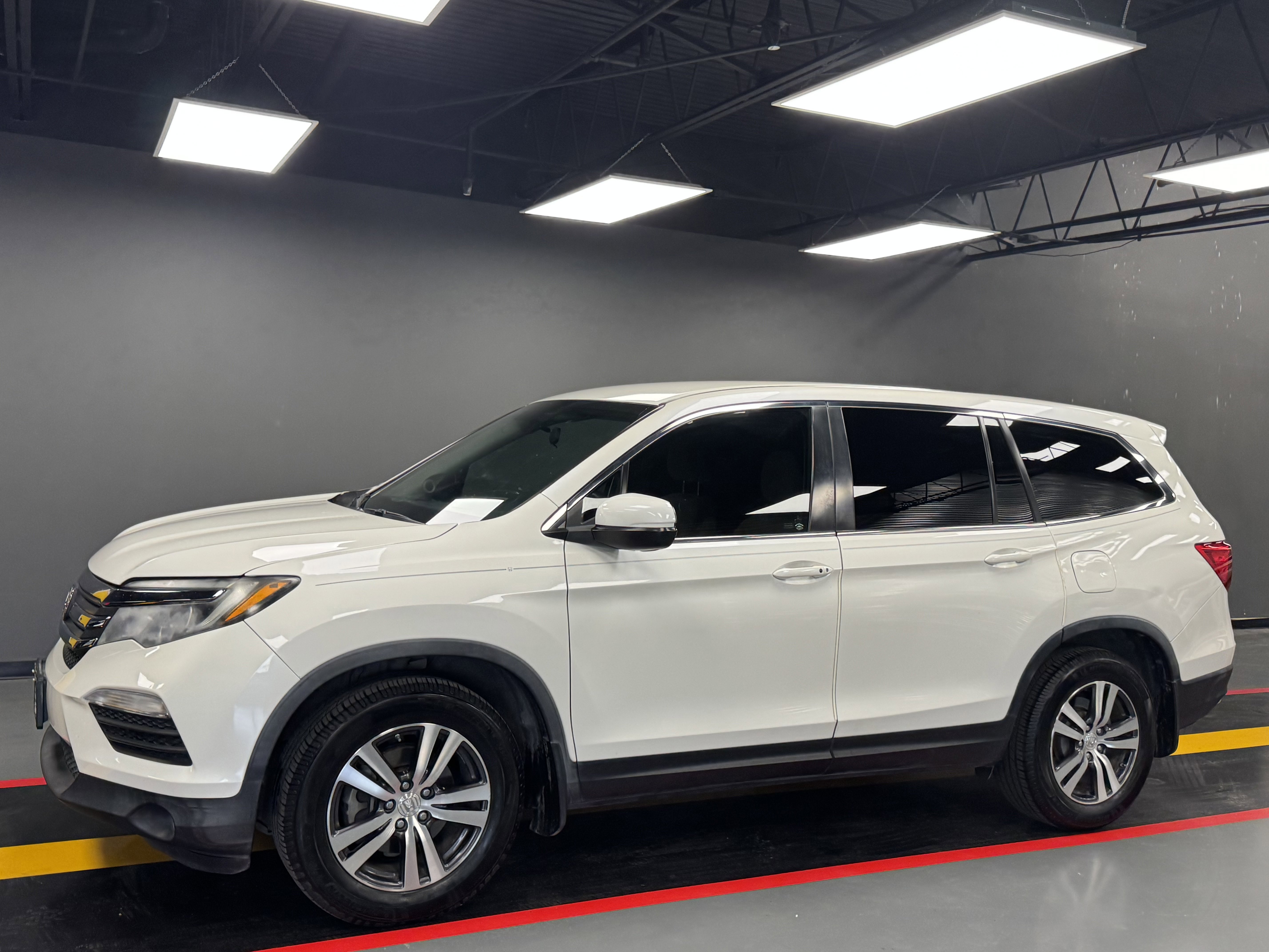 Used 2017 Honda Pilot EX image 5