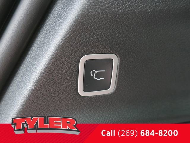 New 2026 Chrysler Pacifica Select FWD image 18