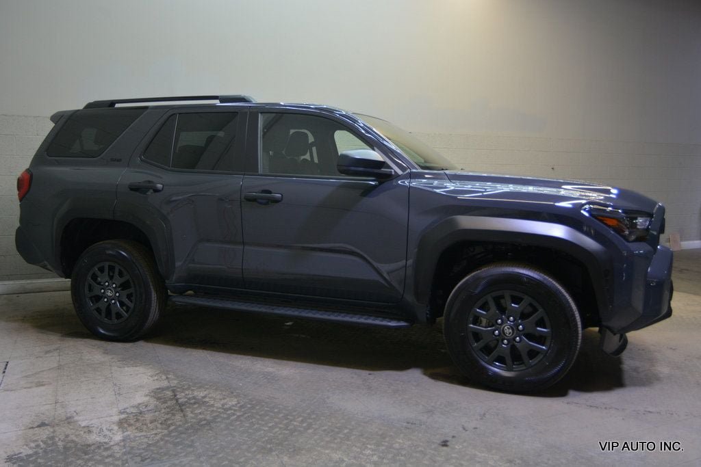Used 2025 Toyota 4Runner SR5 AWD/4WD image 3