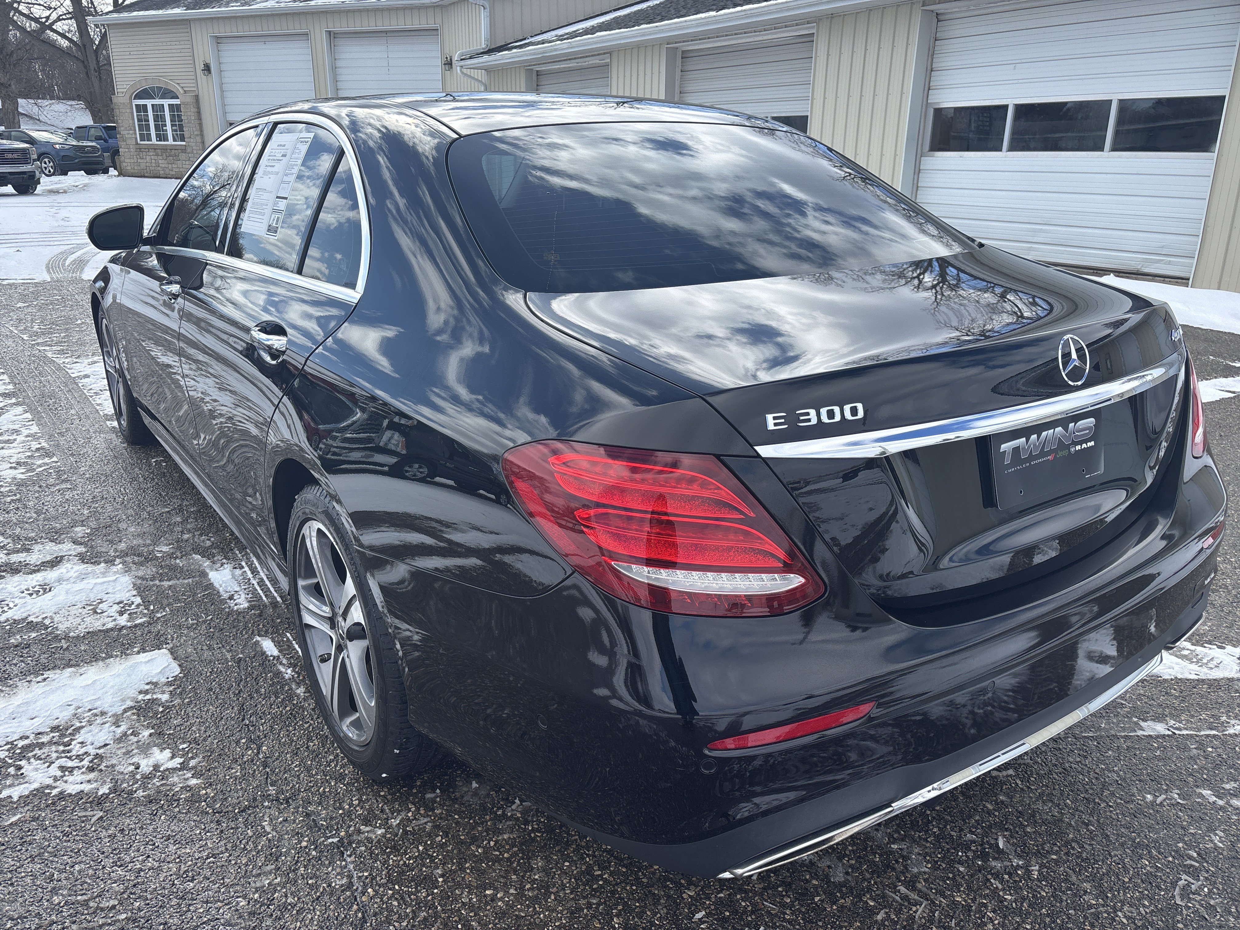Used 2018 Mercedes-Benz E 300 4MATIC image 8