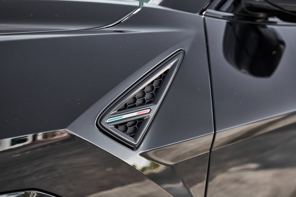 Used 2023 Lamborghini Urus S AWD/4WD image 7