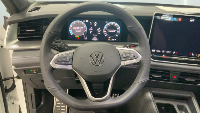 New 2026 Volkswagen Tiguan SE R-Line AWD/4WD image 16