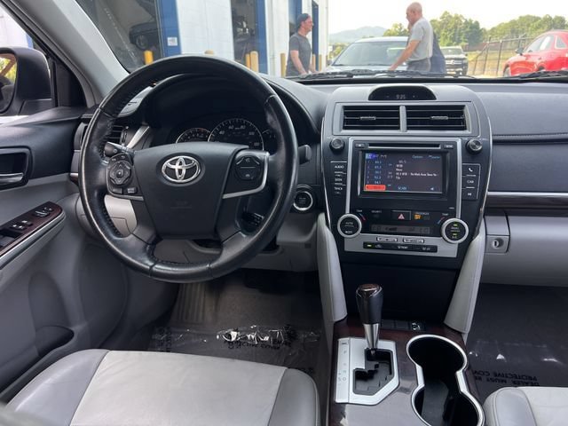 Used 2012 Toyota Camry XLE w/ Leather Pkg FWD image 16