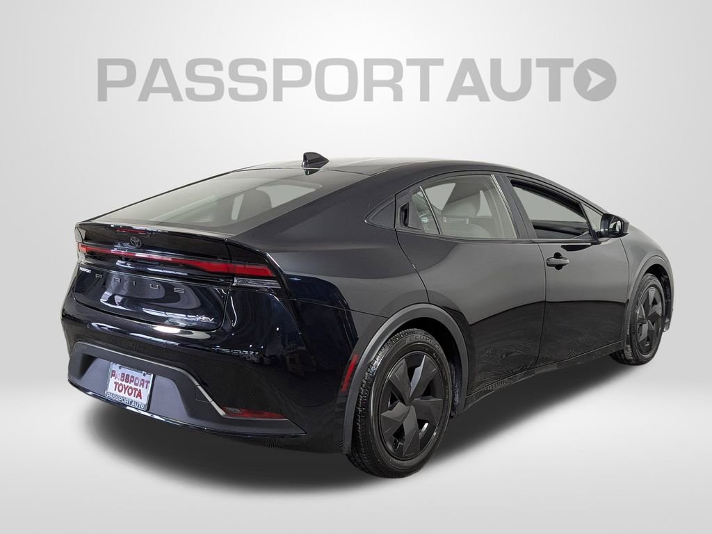 Used 2024 Toyota Prius LE image 7