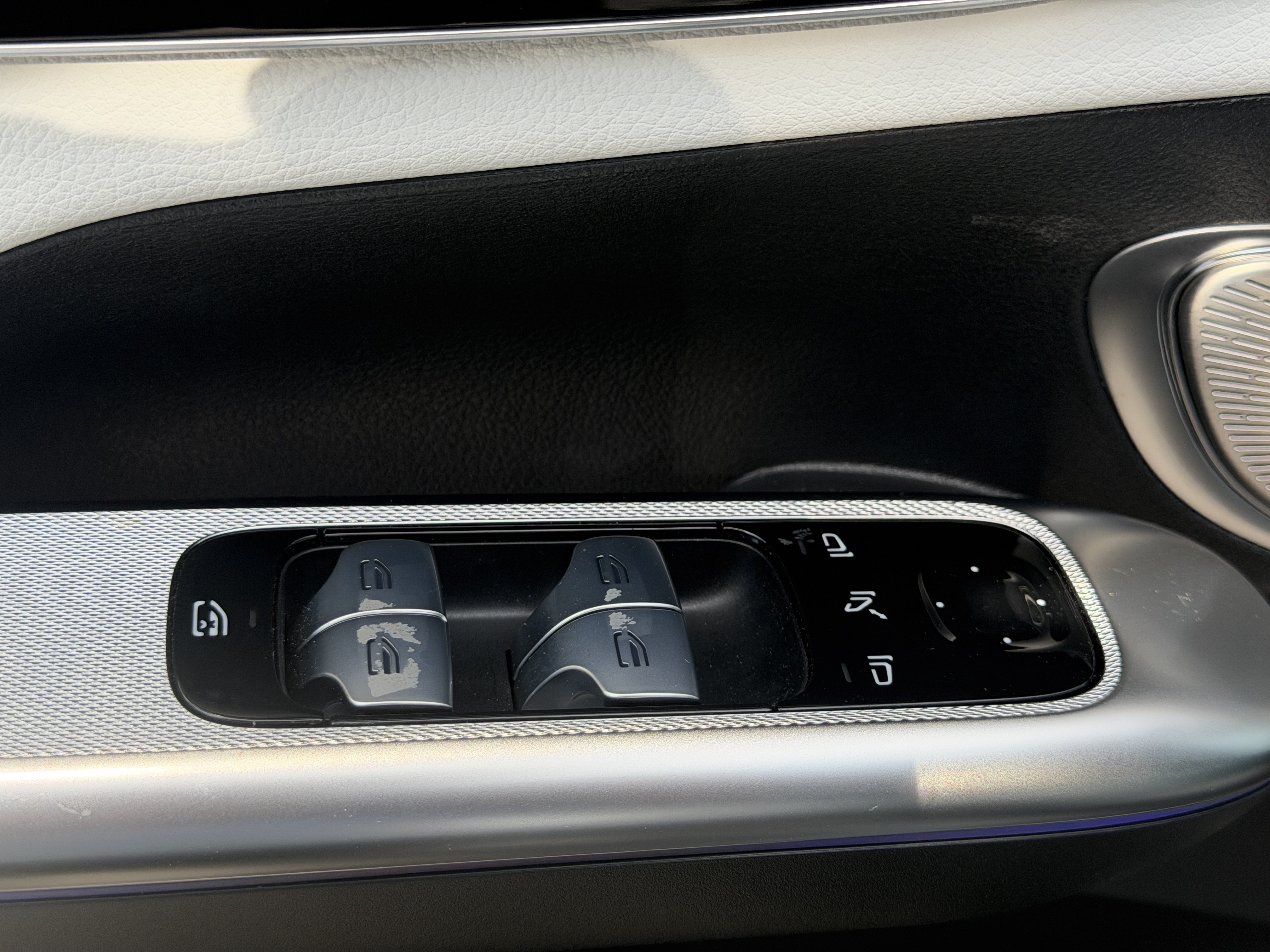 Used 2026 Mercedes-Benz GLC 300 image 23