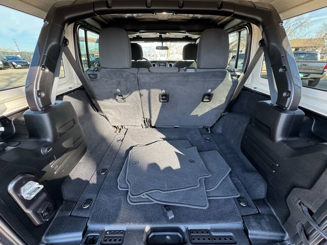 Used 2021 Jeep Wrangler Unlimited Sahara image 27
