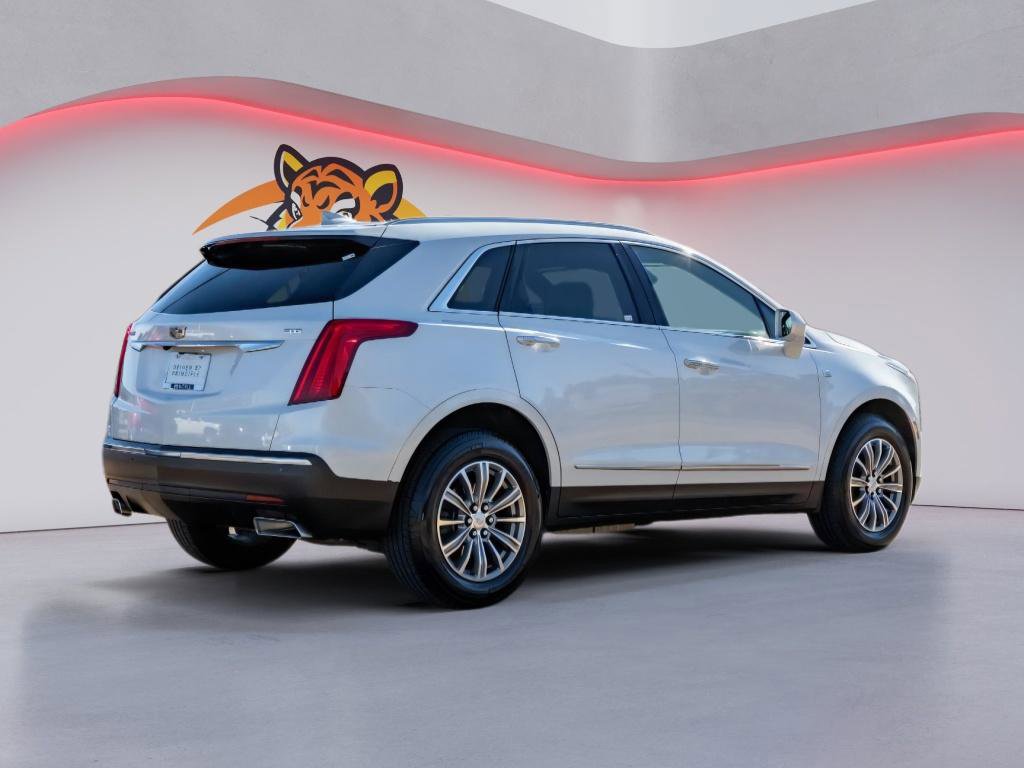 Used 2018 Cadillac XT5 Luxury w/ Driver Awareness Package image 5