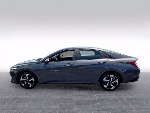 Used 2023 Hyundai Elantra SEL w/ Convenience Package FWD image 4