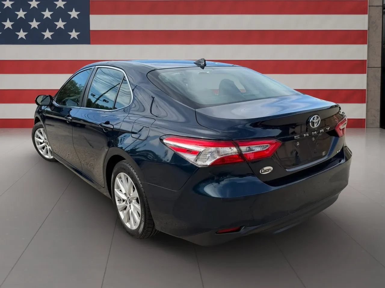 Used 2019 Toyota Camry LE FWD image 5