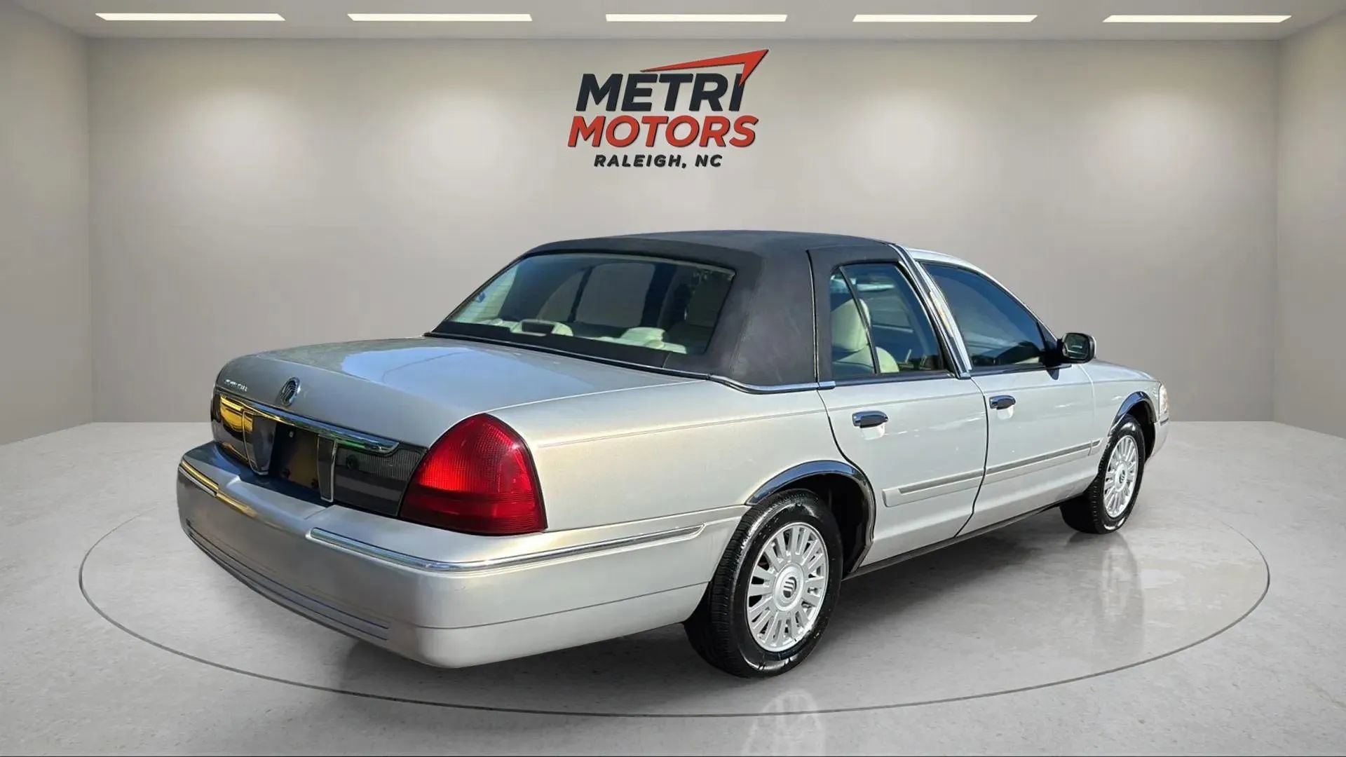 Used 2007 Mercury Grand Marquis LS image 4