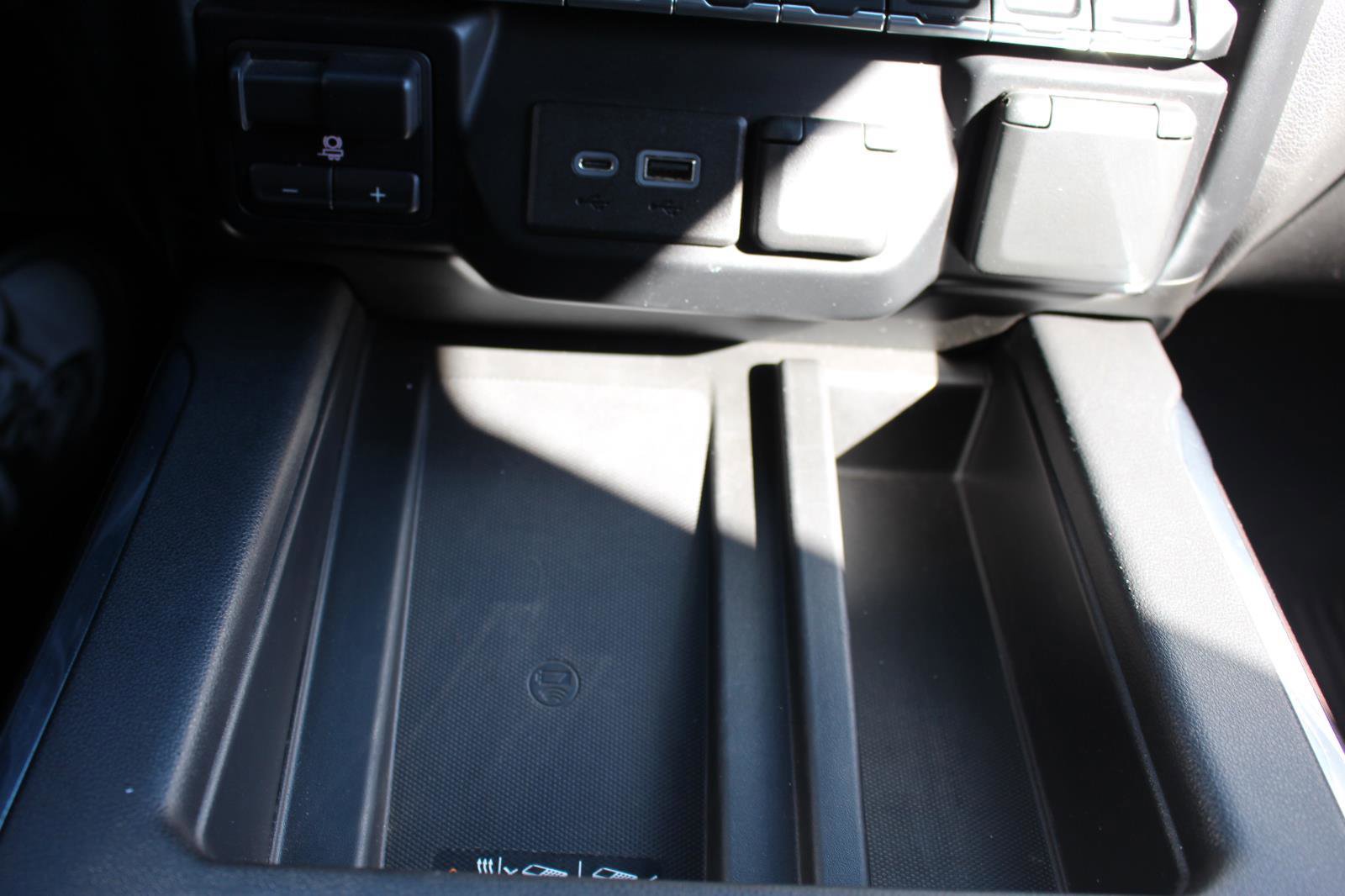 Used 2020 GMC Sierra 1500 SLT w/ SLT Premium Package image 23