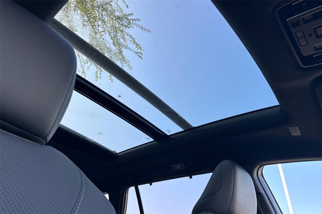 New 2026 Toyota Grand Highlander AWD Hybrid image 18