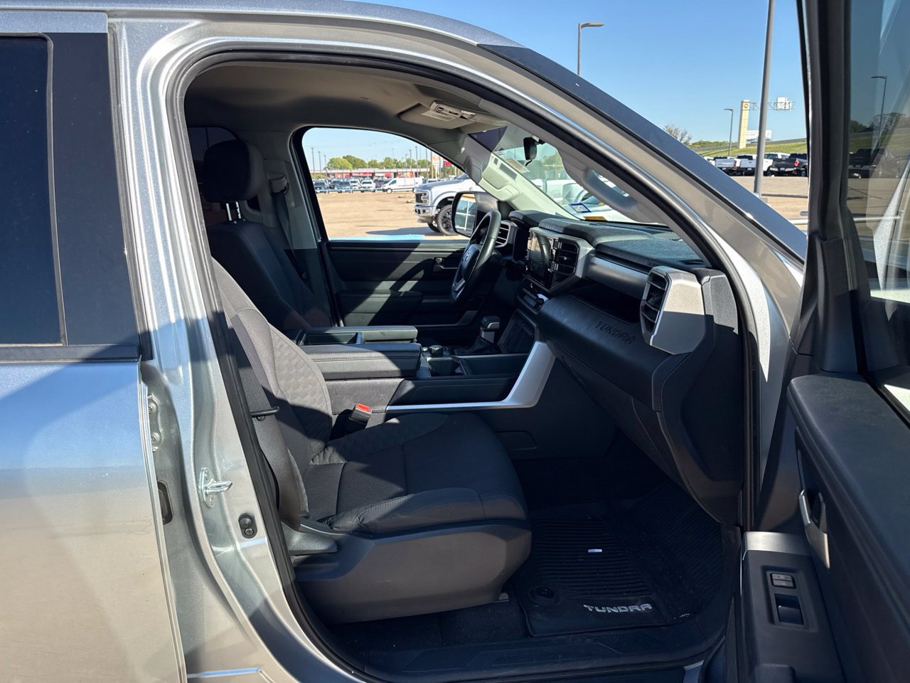 Used 2022 Toyota Tundra SR5 AWD/4WD image 13
