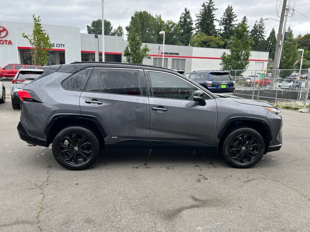 Used 2022 Toyota RAV4 XSE AWD/4WD image 3