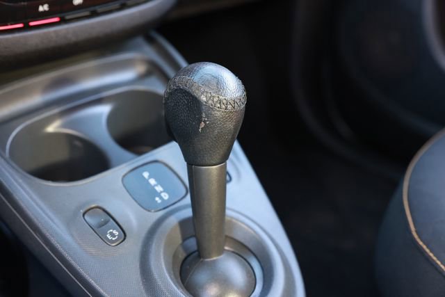 Used 2016 smart fortwo passion image 36