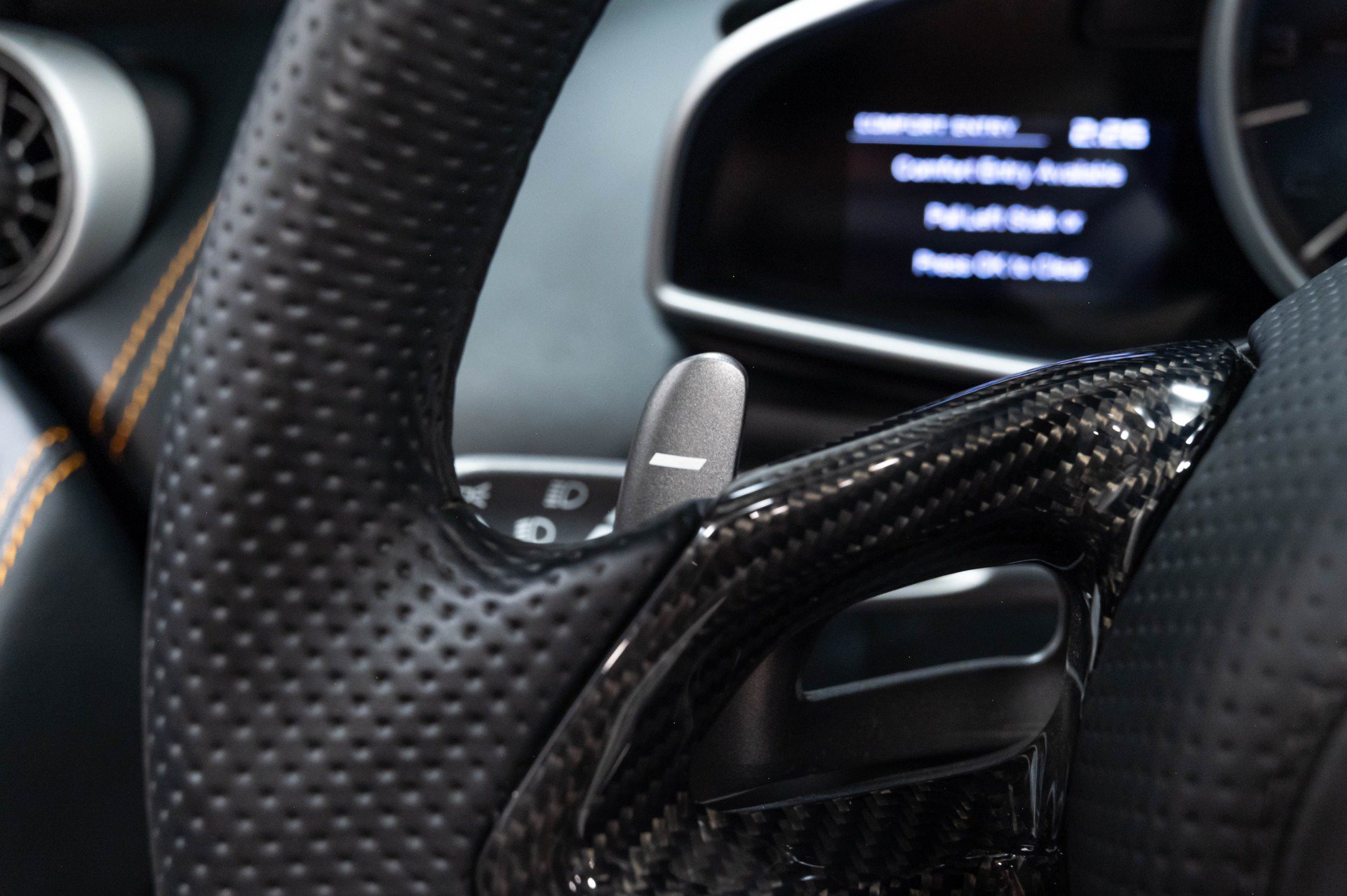 Used 2015 McLaren 650S Spider RWD image 40