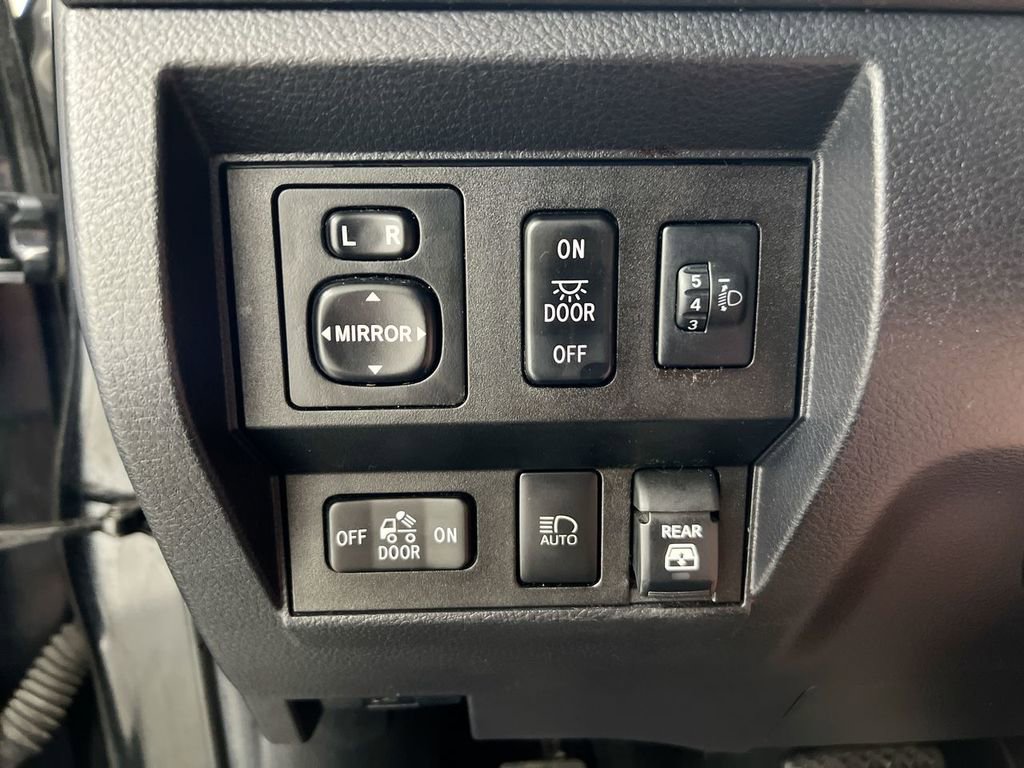 Used 2019 Toyota Tundra SR5 w/ SR5 Upgrade Package AWD/4WD image 13