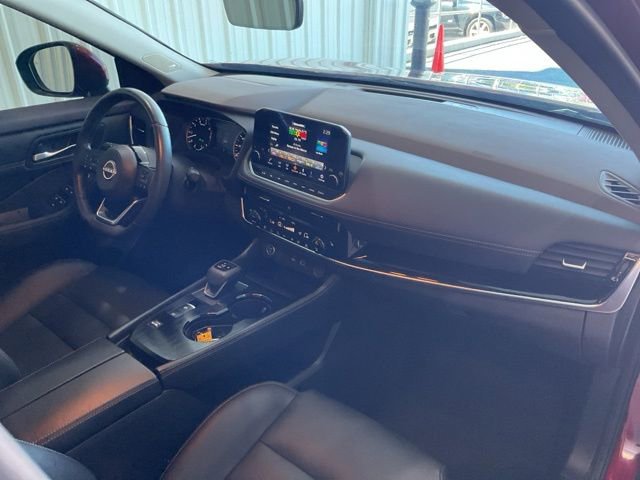 Used 2023 Nissan Rogue SL w/ SL Premium Package image 24