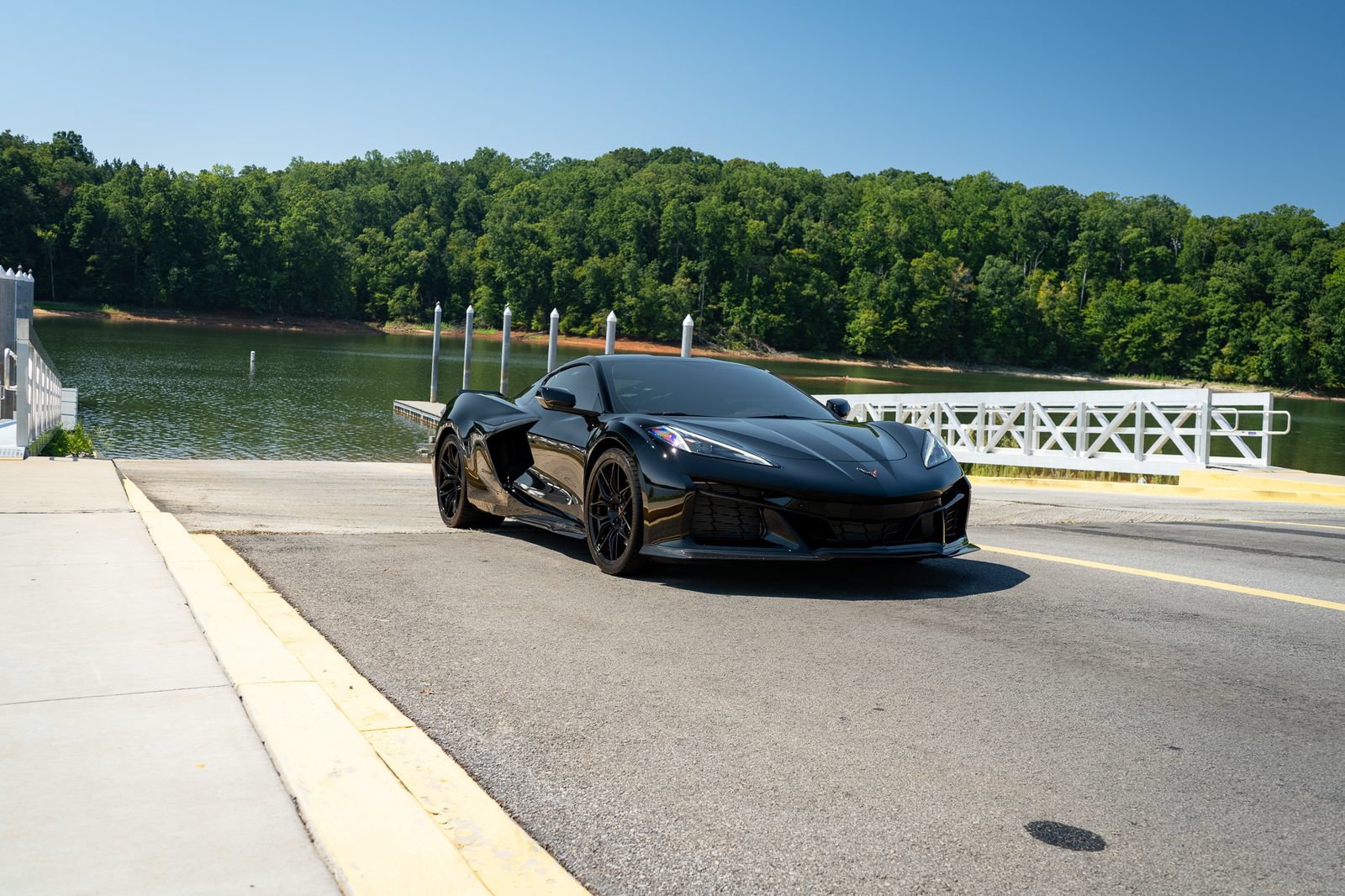 Used 2023 Chevrolet Corvette Z06 RWD image 4