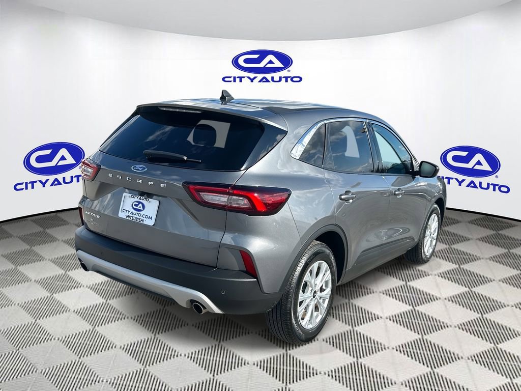 Used 2024 Ford Escape Active w/ Cold Weather Package image 3