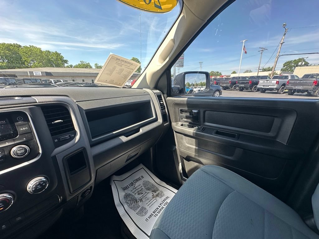 Used 2018 RAM 1500 Express AWD/4WD image 25