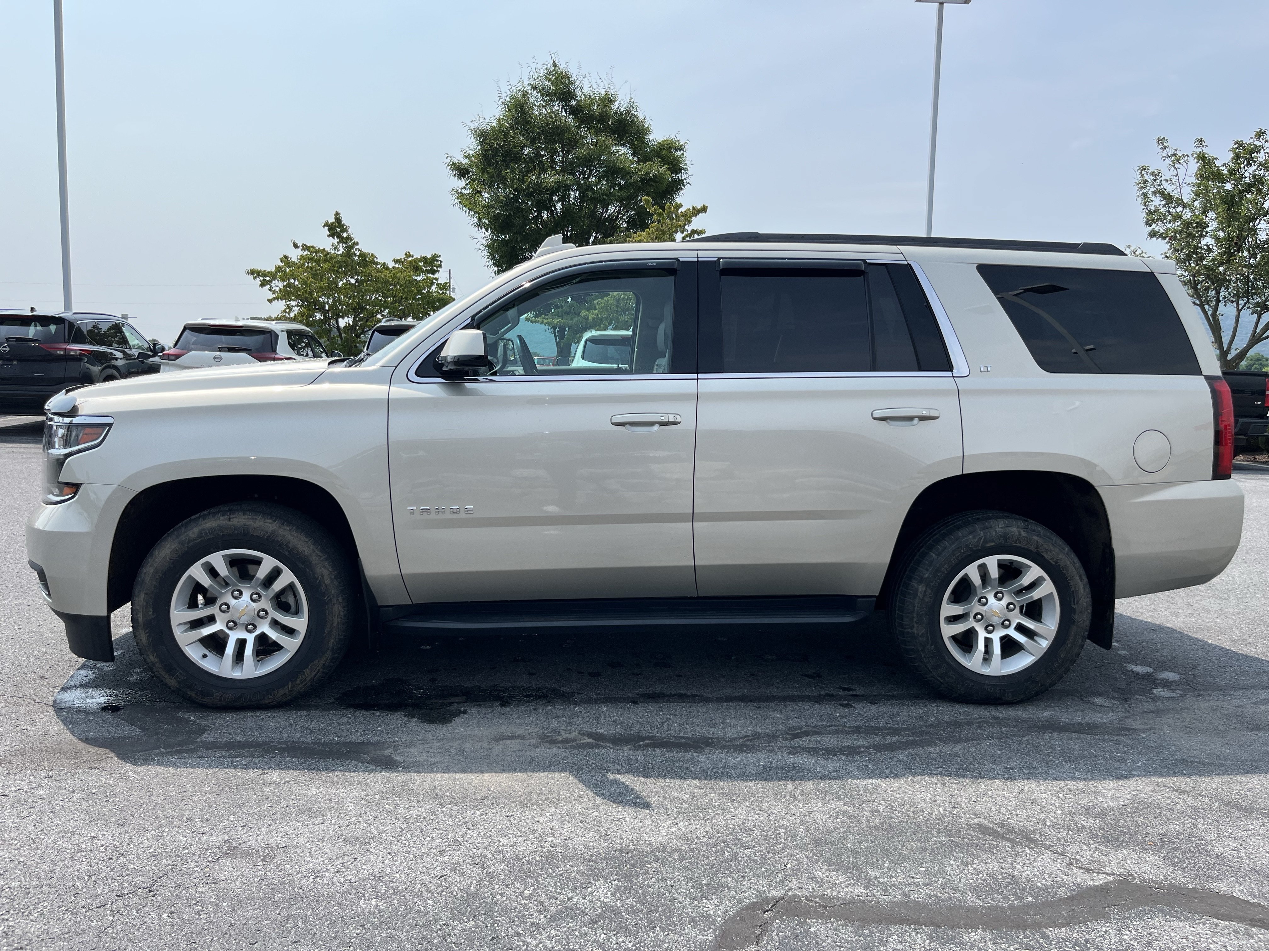 Used 2015 Chevrolet Tahoe LT w/ Luxury Package AWD/4WD image 12