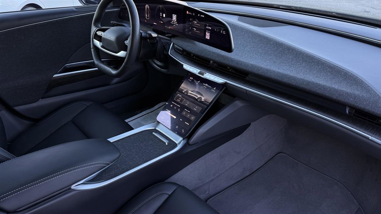 Used 2024 Lucid Air Touring image 43