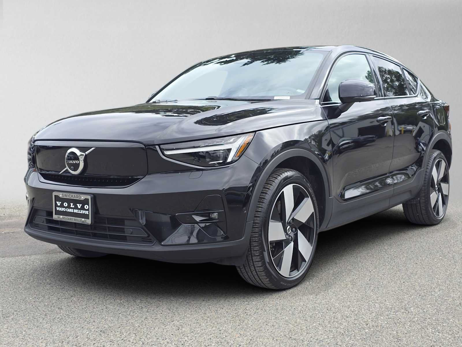 Certified 2023 Volvo C40 P8 Recharge Ultimate w/ Protection Package Premier AWD/4WD image 8