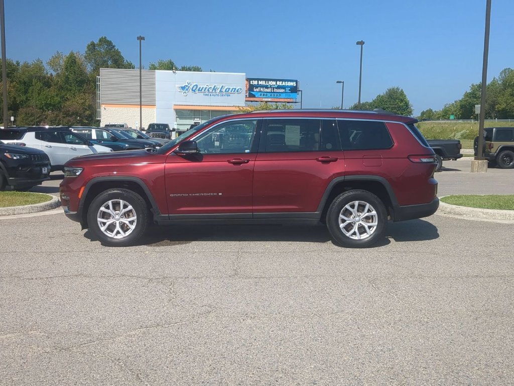 Used 2022 Jeep Grand Cherokee L Limited w/ Luxury Tech Group II AWD/4WD image 2