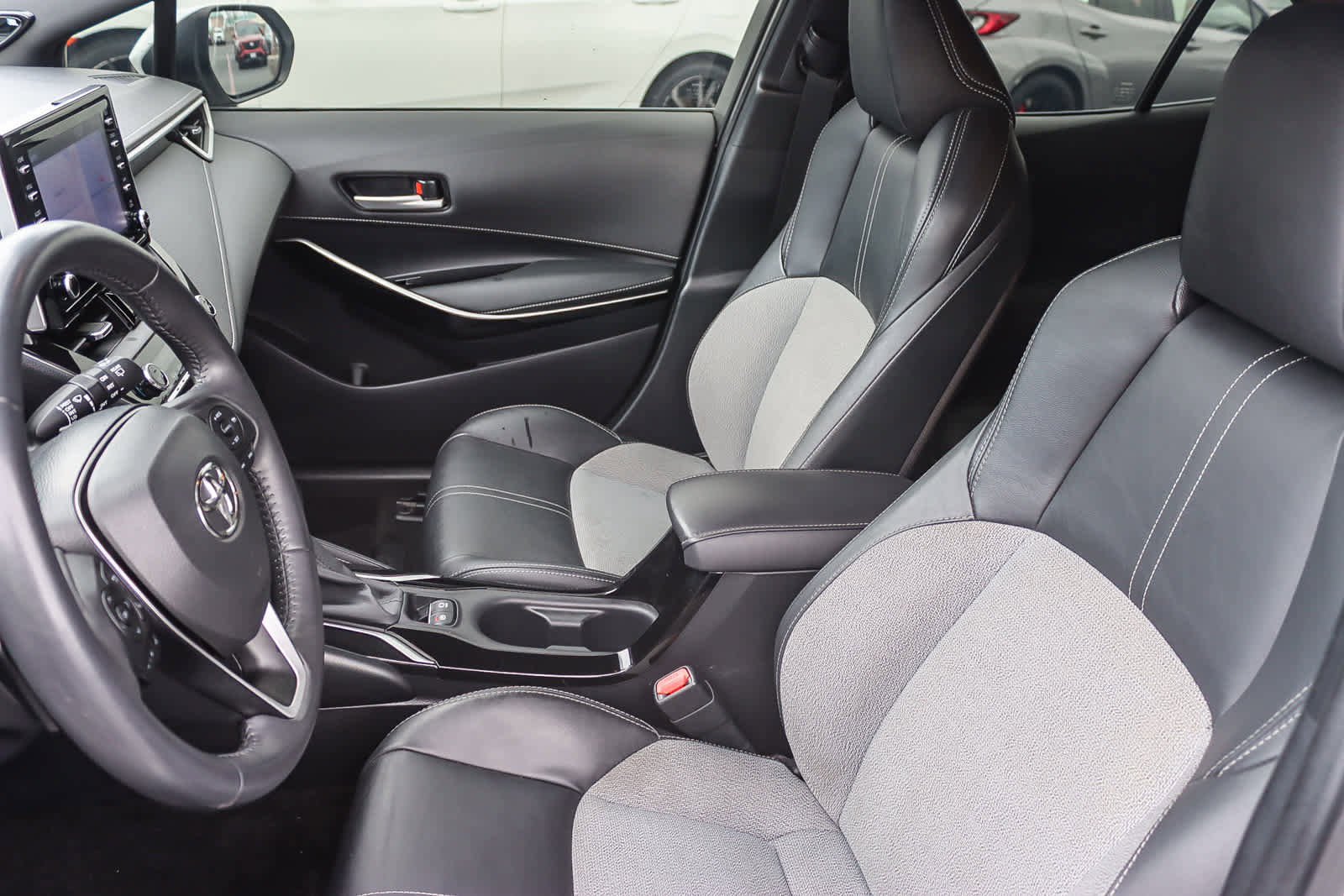 Used 2021 Toyota Corolla XSE image 16